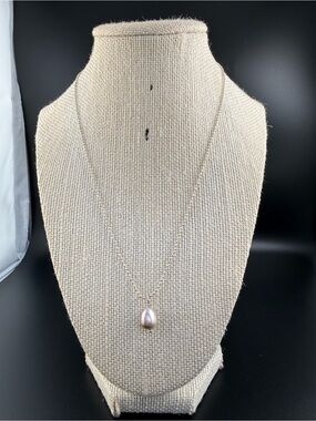 Classic Teardrop Pearl Pendant Necklace - Pink